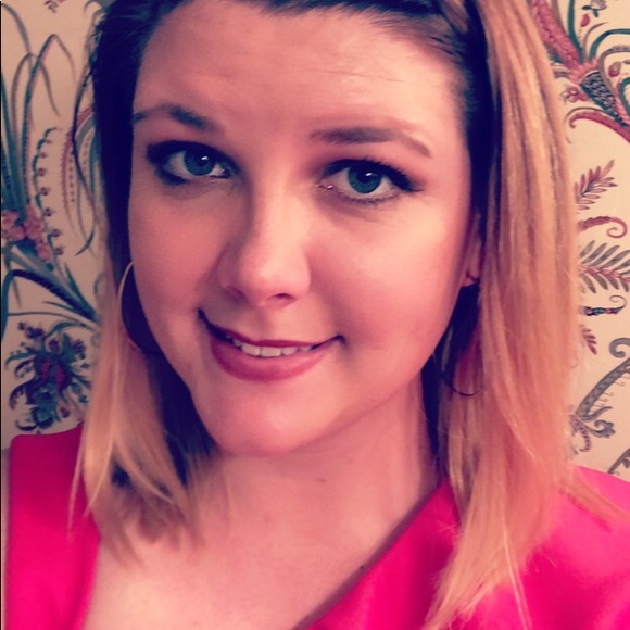 Meet your Posher, Amber - Picture 3 of 8